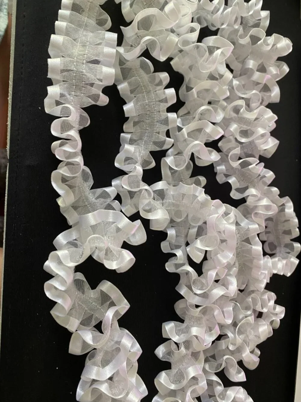 BEAUTIFUL BRIDAL/WEDDING LACE BOLTS LGE VARIETY GOOD FOR CRAFTS, CORSAGES, ETC